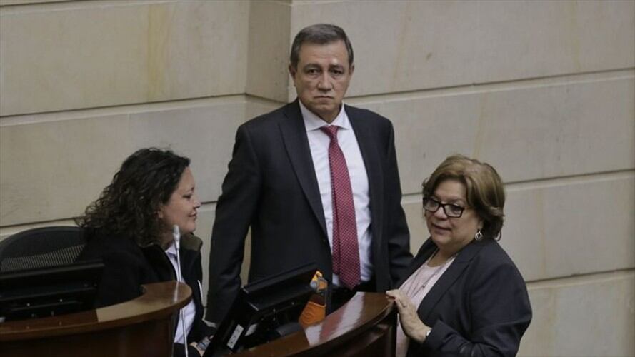 Ernesto Macías aseguró que si la Cámara toma una decisión primero, se podría viciar el proceso.. Foto: Colprensa