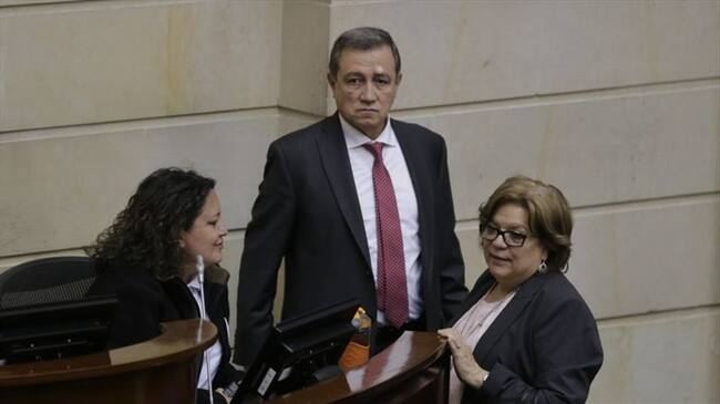 Ernesto Macías aseguró que si la Cámara toma una decisión primero, se podría viciar el proceso.. Foto: Colprensa