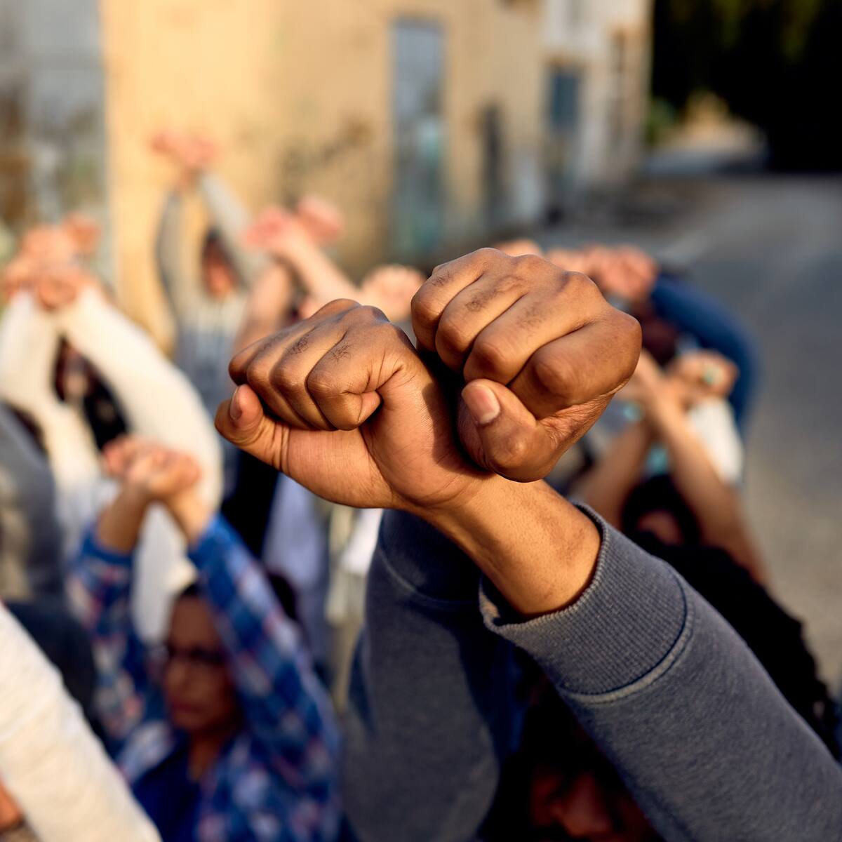 Comunidad afroamericana en EE.UU. creó fuerza de protección armada tras ataques neonazis
