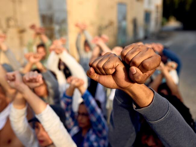 Comunidad afroamericana en EE.UU. creó fuerza de protección armada tras ataques neonazis