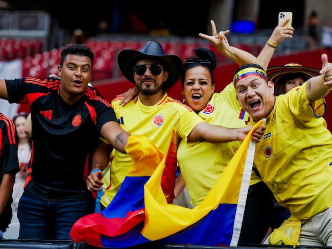 Hinchas de Colombia. EFE/EPA/JOHN G. MABANGLO