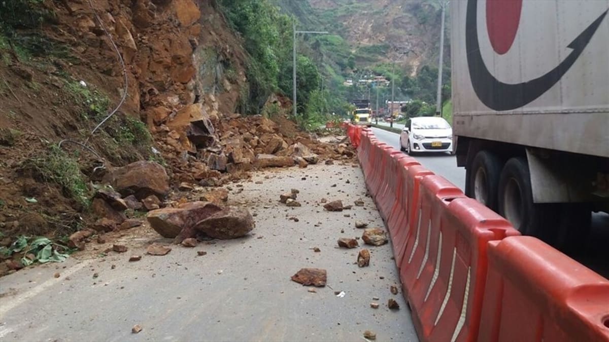 Emergencias viales por la ola invernal, ¿cómo interviene el Invías?