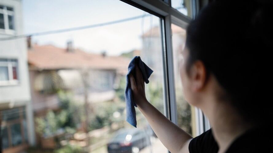 Imagen de referencia empleada doméstica. Foto: Getty Images / Burak Karademir