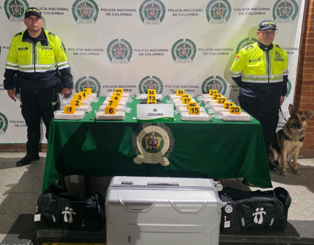 Incautaron más de 28 kilos de cocaína en el Aeropuerto El Dorado en Bogotá. Foto: Policía Nacional