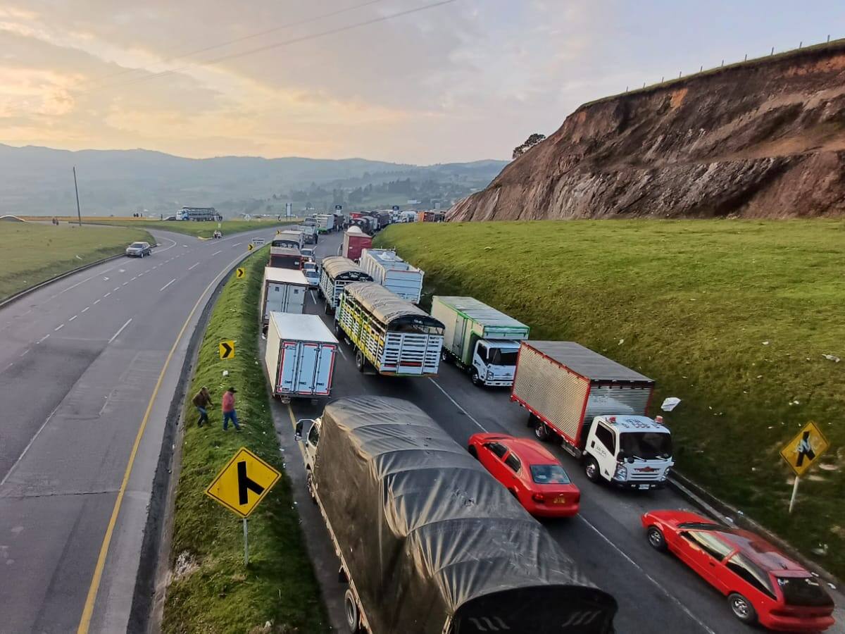 Así amanecen los cierres en las salidas de Bogotá: 5 de septiembre