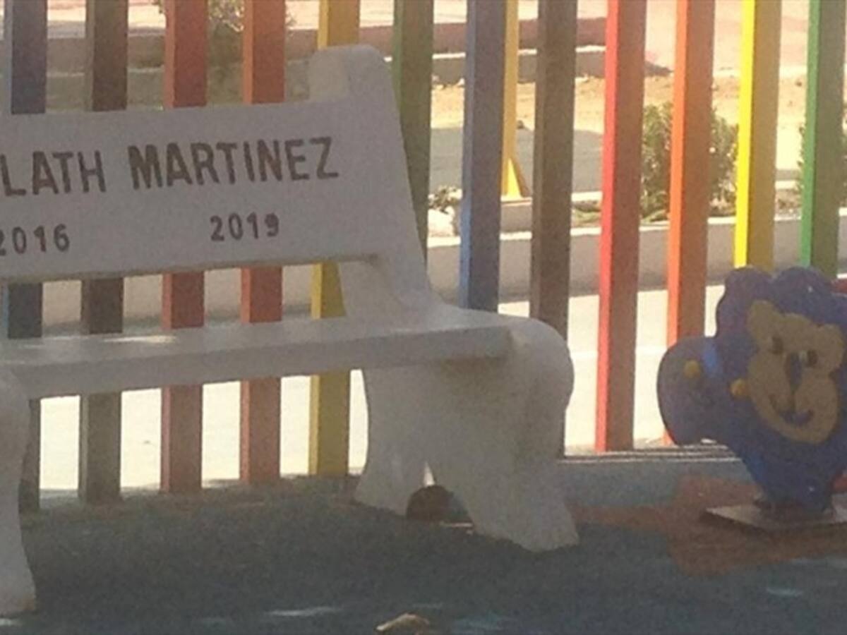 En Fundación, alcaldesa marca con su nombre hasta los juegos infantiles de un parque