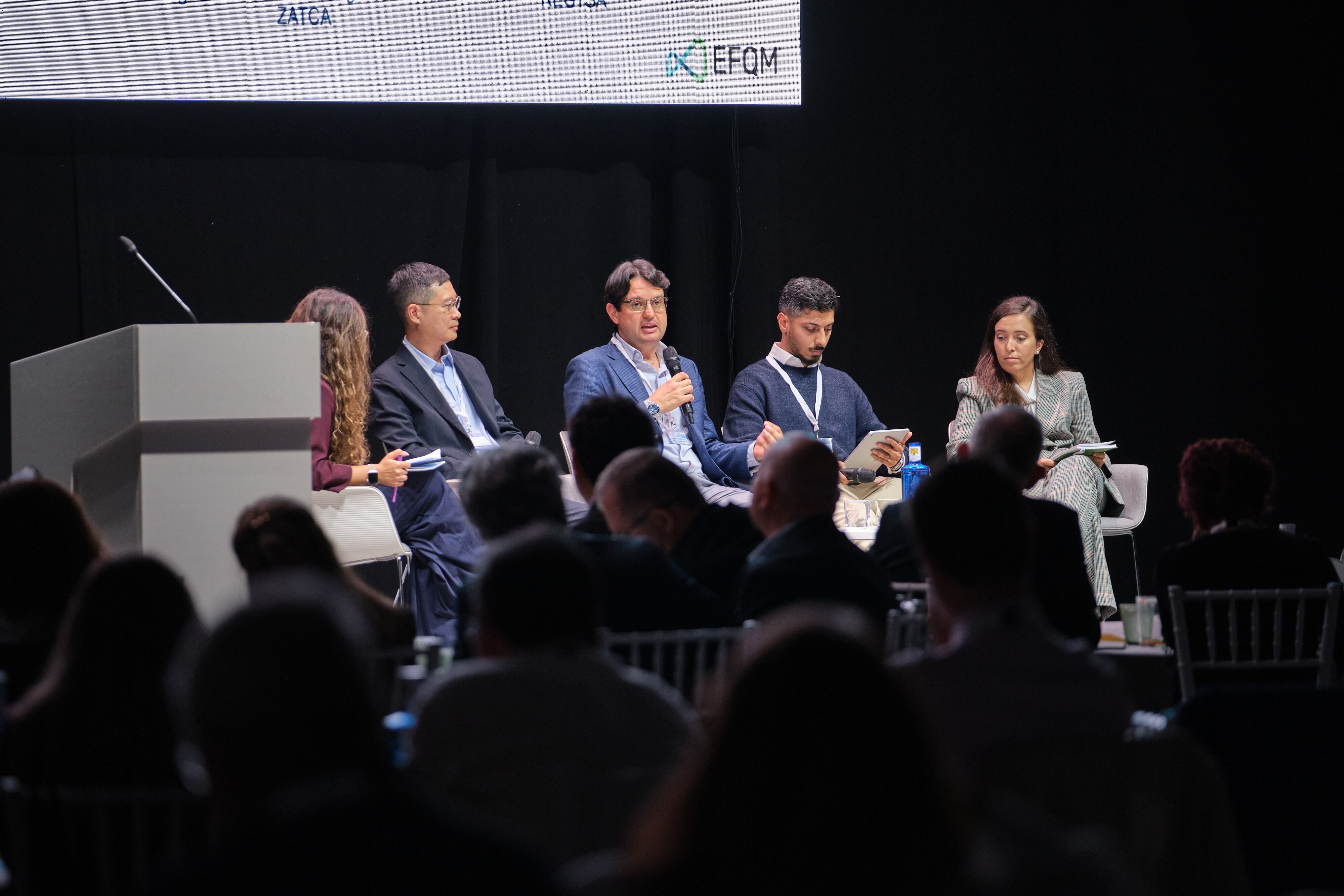 El Gimnasio Colombo Británico (GCB) recibe seis diamantes en el EFQM Global Award 2025