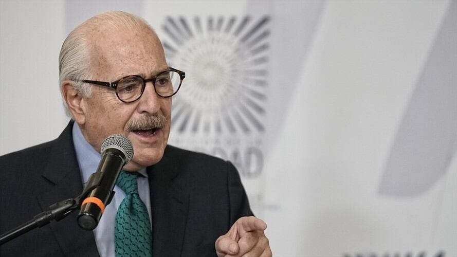 El expresidente Andrés Pastrana comparece ante la Comisión de la Verdad con el objetivo de relatar los hechos que conoció y que están vinculados con el conflicto. Foto: Colprensa - Sergio Acero