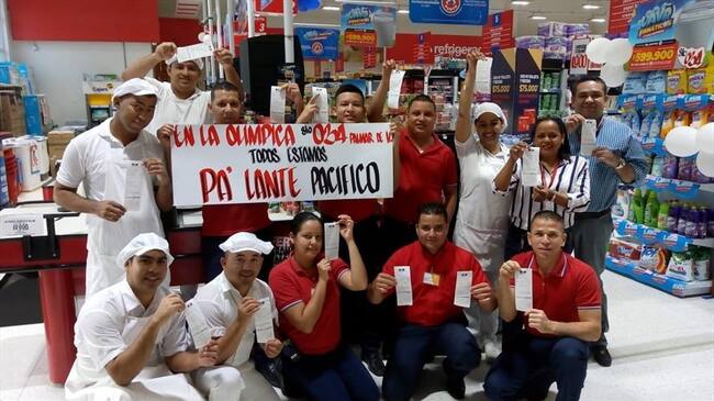 La cadena de supermercados se unió a La W en la Campaña Pa' lante Pacífico que busca brindarle educación gratuita a los jovenes de esta región del país.. Foto: W Radio