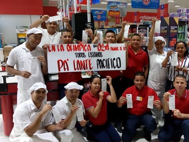 La cadena de supermercados se unió a La W en la Campaña Pa&#039; lante Pacífico que busca brindarle educación gratuita a los jovenes de esta región del país.. Foto: W Radio