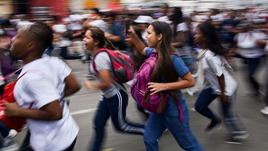 Las centrales obreras, organizaciones sociales, estudiantiles, políticas y Fecode acordaron adelantar una agenda conjunta de movilizaciones en todo el país. Foto: Getty Images