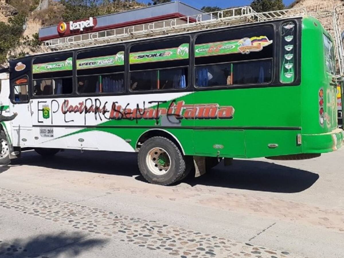 Grupos armados condicionan a conductores de empresas de servicio público