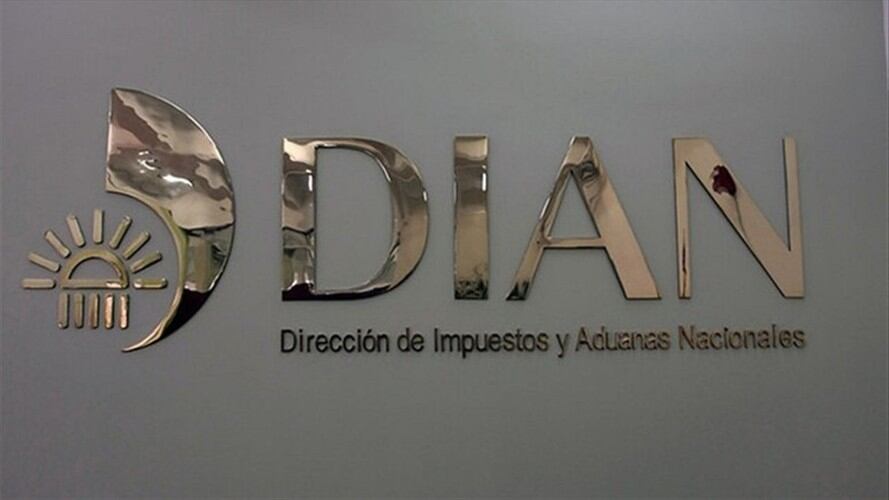 Dian inició cobro a servidores públicos que adeudan 21 mil millones de pesos. Foto: Colprensa