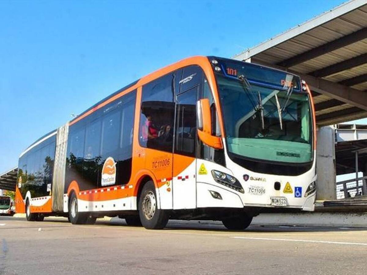 En un “ring de boxeo” se convirtió un bus de Transcaribe en Cartagena