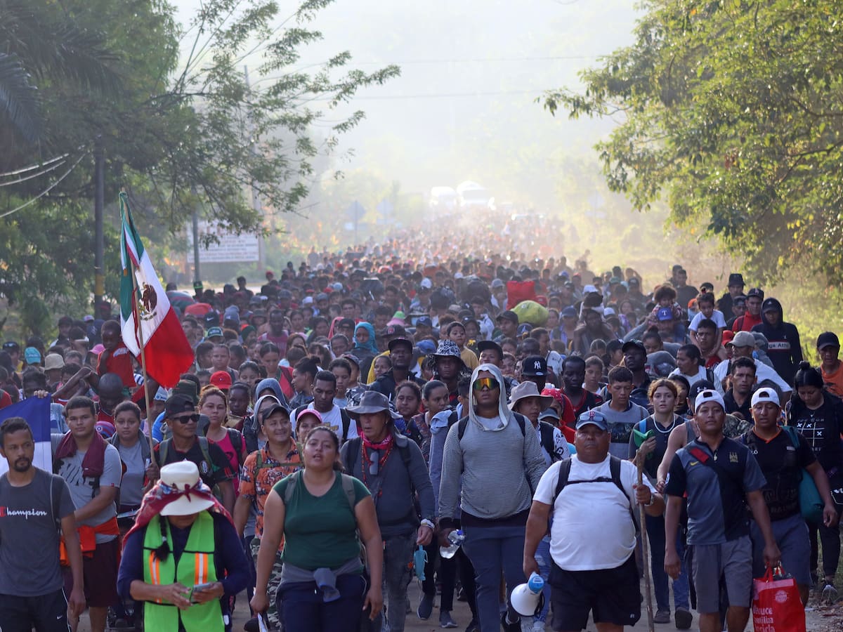 Presidente de México acusó a traficantes de personas de organizar caravanas migrantes