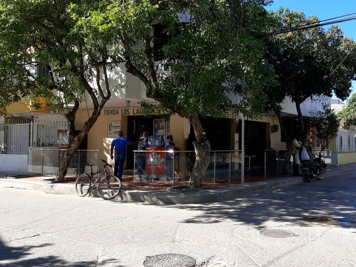 Tenderos en Santa Marta compran las cervezas en depósito a precios más elevados