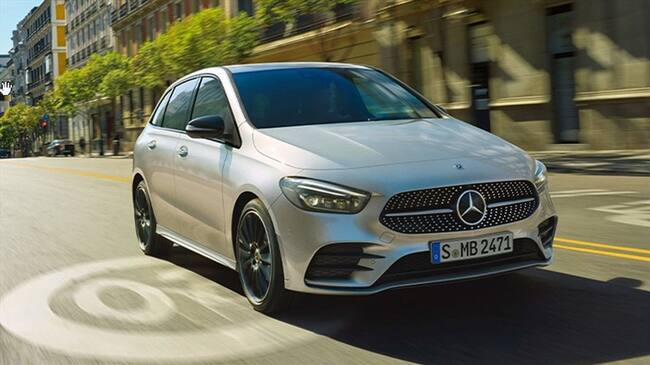 W Radio t regala un Mercedes Benz . Foto: Cortesía// Mercedes Benz