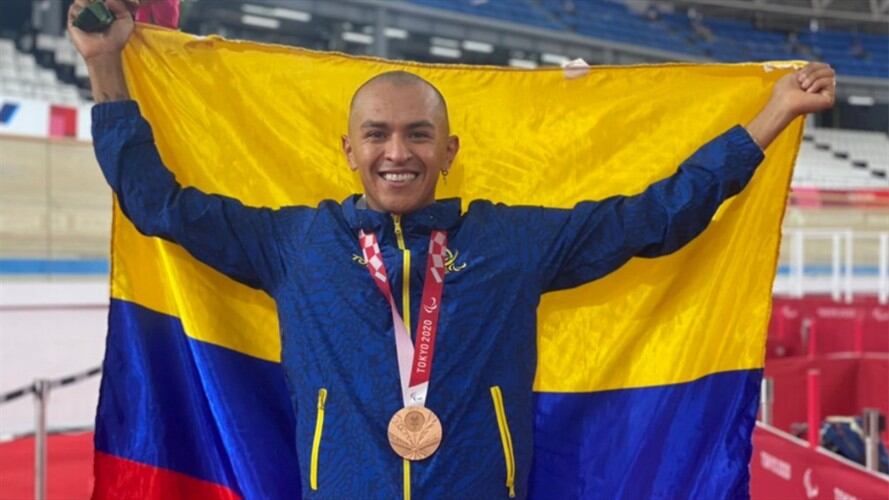 Diego Dueñas, ciclista paralímpico colombiano, ganó medalla de Bronce. Foto: Twitter: @COLParalimpico