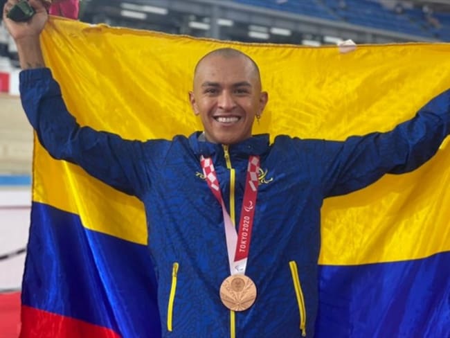 Diego Dueñas, ciclista paralímpico colombiano, ganó medalla de Bronce. Foto: Twitter: @COLParalimpico