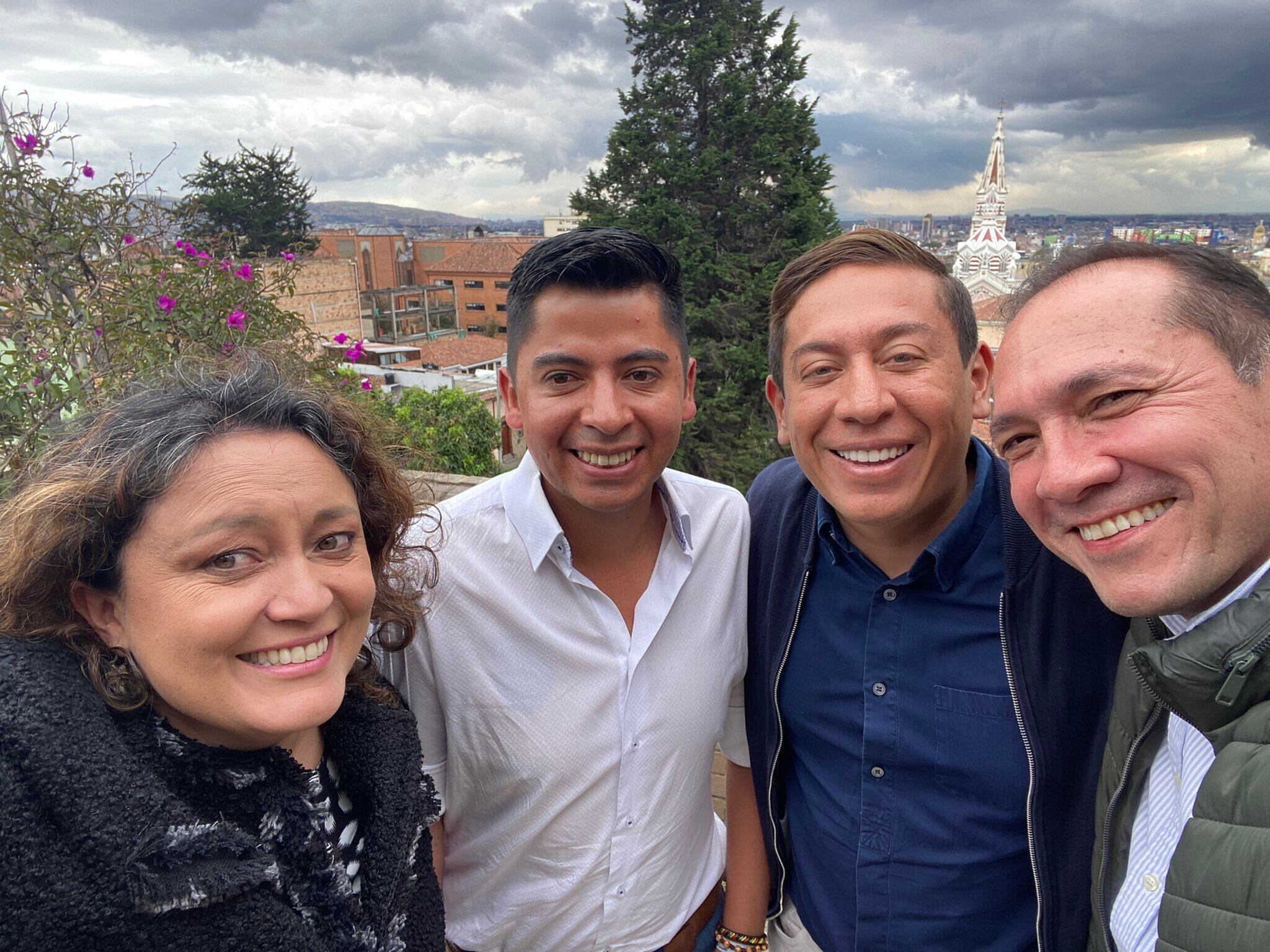 ¿Carlos Amaya y Angélica Lozano encabezarían nuevo equipo que se va al Pacto Histórico? Foto: Twitter de Angélica Lozano @AngelicaLozanoC