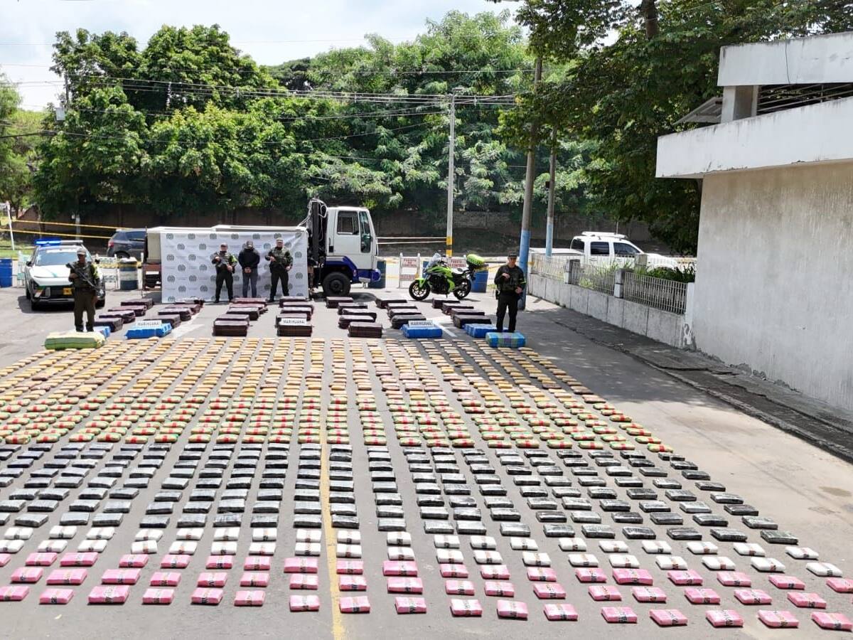 Policía de Tránsito incautó 2.4 toneladas de marihuana