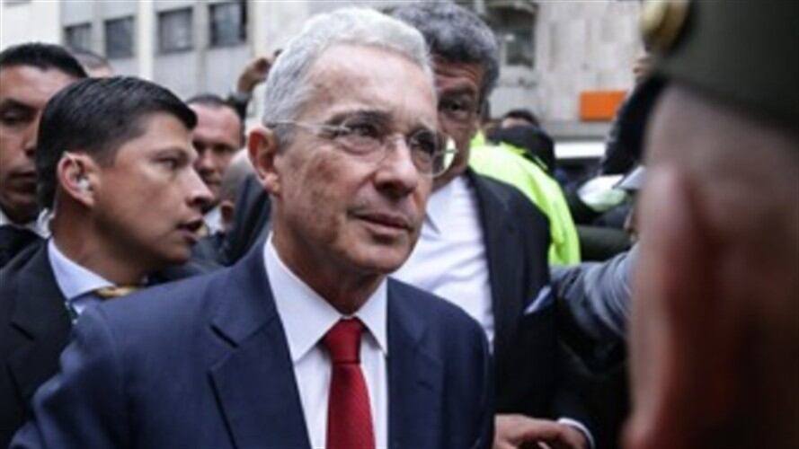 Profesor tilda de delincuente al expresidente Álvaro Uribe Vélez en plena clase. Foto: Colprensa