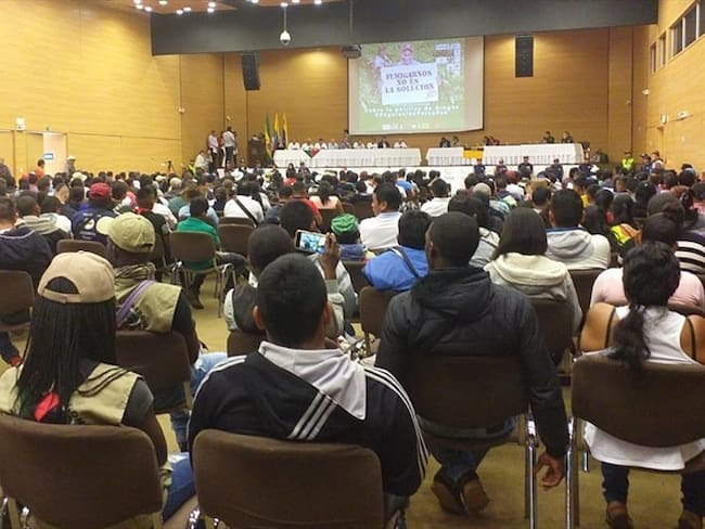 En Cauca congresistas recogen propuestas para la reforma a la política de droga. Foto: Fensuagro