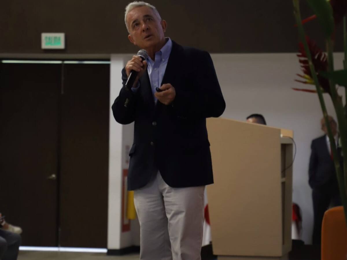 Uribe lamentó que el gobierno Petro desafíe a Estados Unidos en lugar de mejorar las relaciones