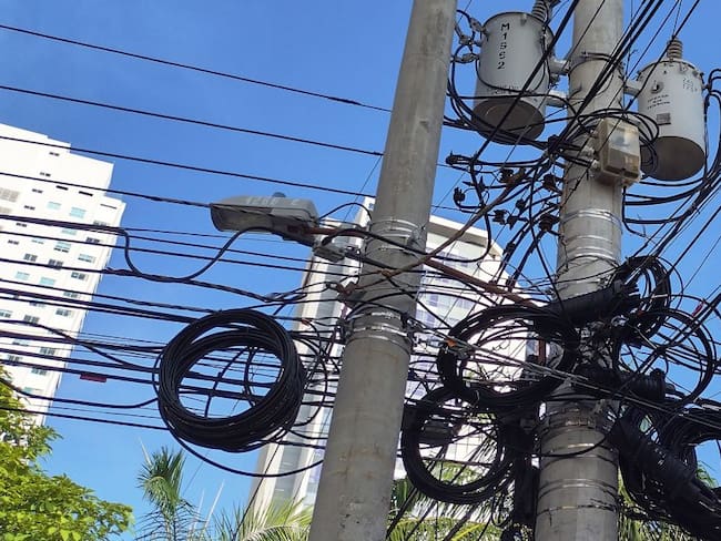 Imagen referencia poste de energía. Colprensa