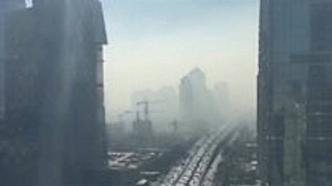 Varias ciudades en China se mantuvieron en alerta roja en los primeros días del año debido a los niveles de contaminación del aire.. Foto: BBC Mundo