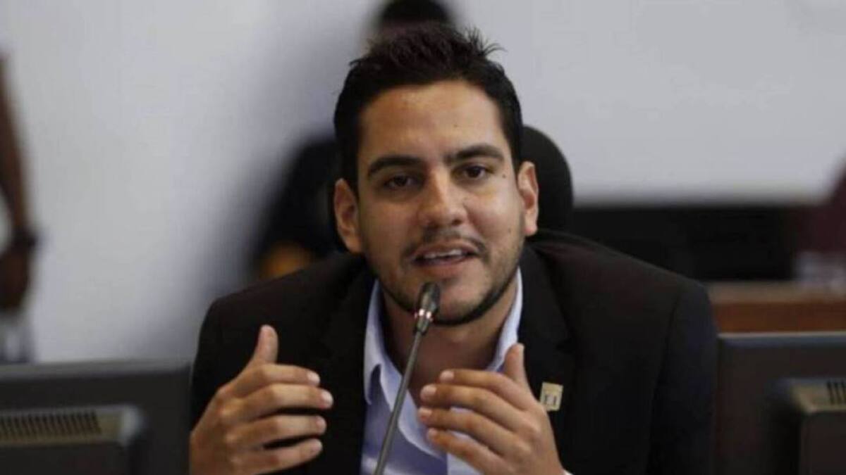 Alex Flórez pidió una licencia no remunerada durante el tiempo de su incapacidad