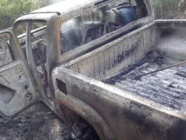 El vehículo en el que se movilizaba Jaime Alonso Mejía Azcárate, fue hallado este miércoles incinerado en zona montañosa del municipio de Tuluá.. Foto: Twitter: Álvaro Uribe