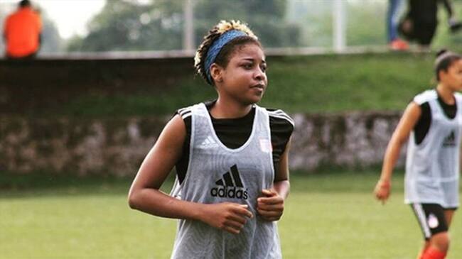 En 2016 Thelma Sofia Montaño llegó a Colombia para jugar en la Liga Femenina, sin embargo los fuertes síntomas del LES, le impidieron esto. Foto: Instagram / thelmasofiamv