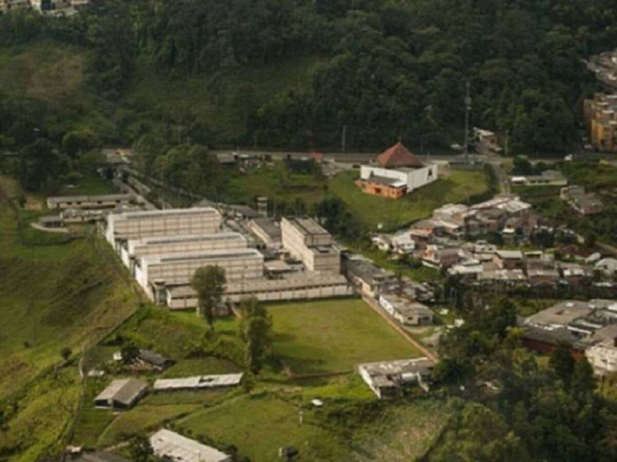 Ocho personas heridas por motín en la cárcel La Blanca de Manizales