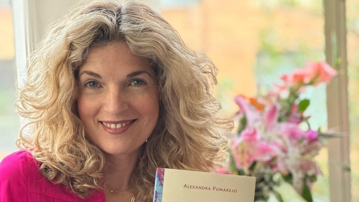 “Reconocer cómo nos tratamos es el reflejo de amor propio”: Alexandra Pumarejo, escritora