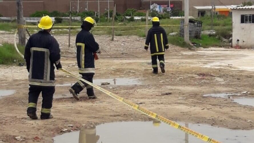 Tras el contacto de la lluvia con nitrato de amonio, se generó agua residual concentrada, lo que originó náuseas y otros síntomas en algunos residentes de la zona. Foto: EDUMAS