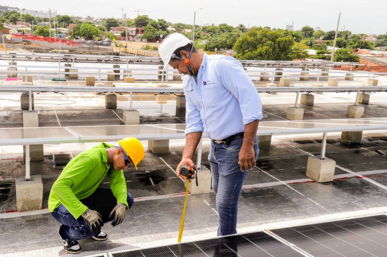 I.E. Jorge Artel, pionera en colegios públicos de Cartagena con sistema de energía solar.