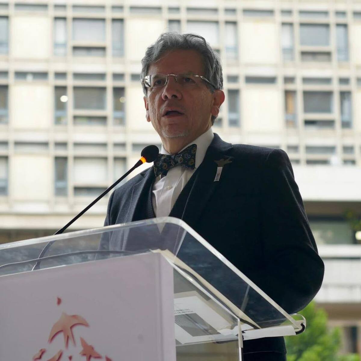 “Estoy reivindicando la vida”: Hijo de Carlos Medellín recuerda la tragedia en el Palacio de Justicia