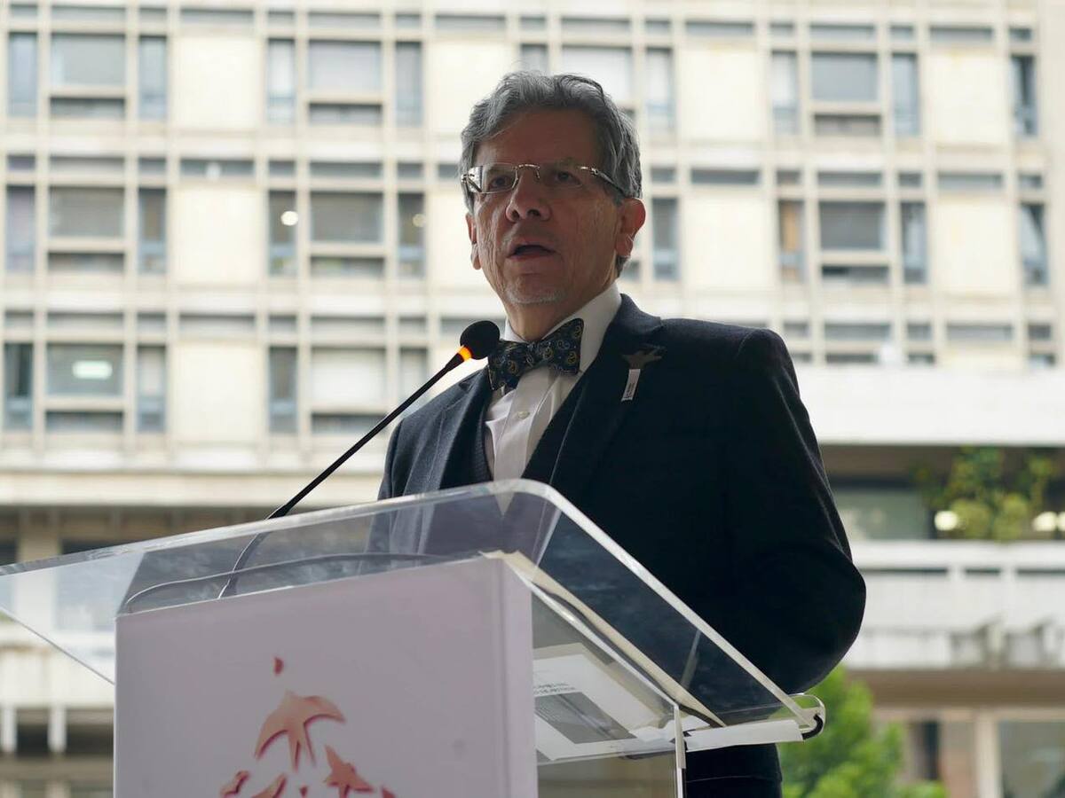 “Estoy reivindicando la vida”: Hijo de Carlos Medellín recuerda la tragedia en el Palacio de Justicia
