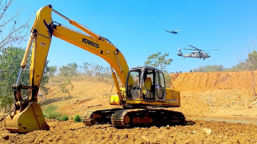 Por hechos relacionados con la extracción ilícita de minerales, en los últimos dos años la Fiscalía ha incautado más de 141 dragas, 108 motores y detenido a 156 personas. Foto: Colprensa