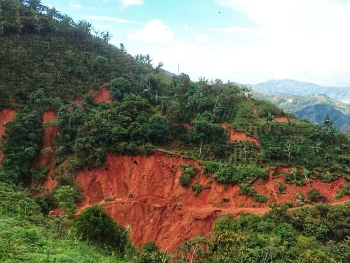 Un alud de tierra causó la muerte de cuatro personas en Morales, Cauca