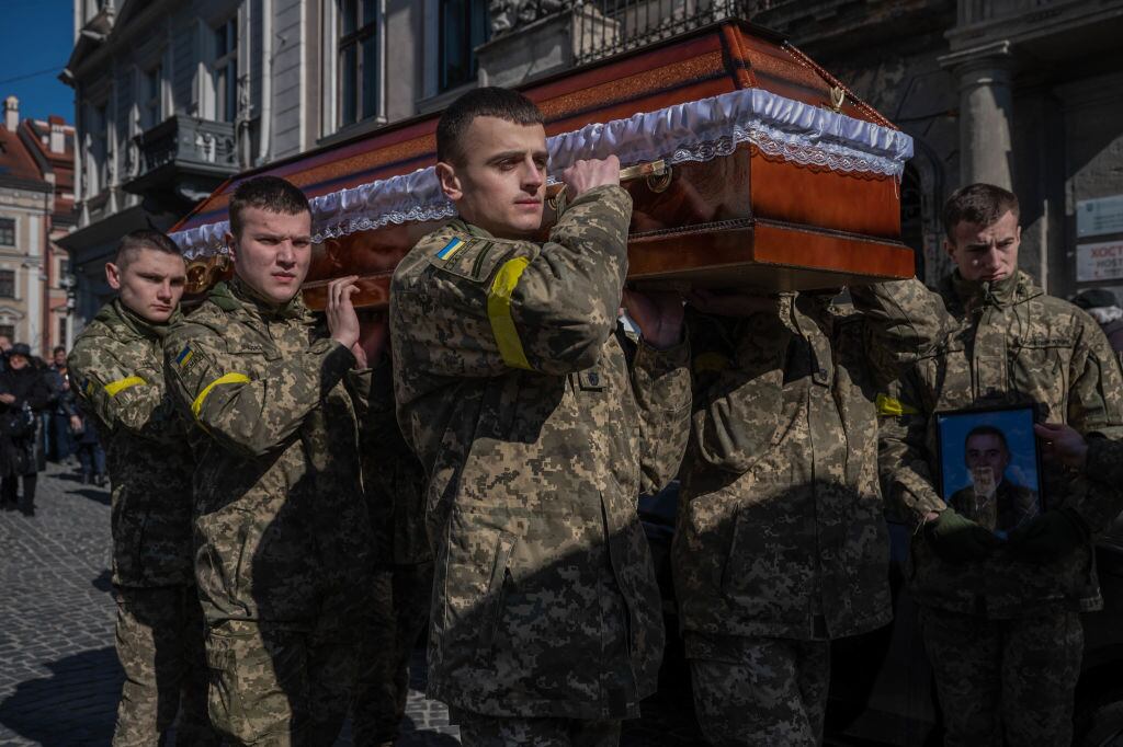 Militares ucranianos. (Photo by Valeria Ferraro/SOPA Images/LightRocket via Getty Images)