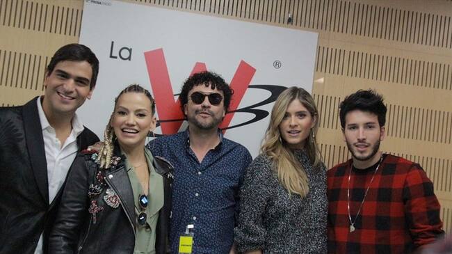 Jurados y presentadores de La Voz Kids Colombia 2018 en La W. Foto: La WCon Vicky Dávila