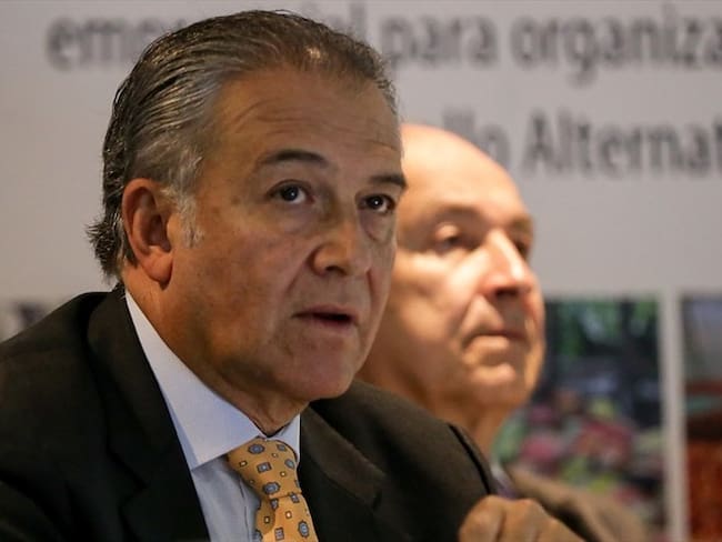 Óscar Naranjo pidió a la Fiscalía iniciar una investigación por cuenta de las denuncias por amenazas sistemáticas contra el secretariado de las Farc. Foto: Colprensa