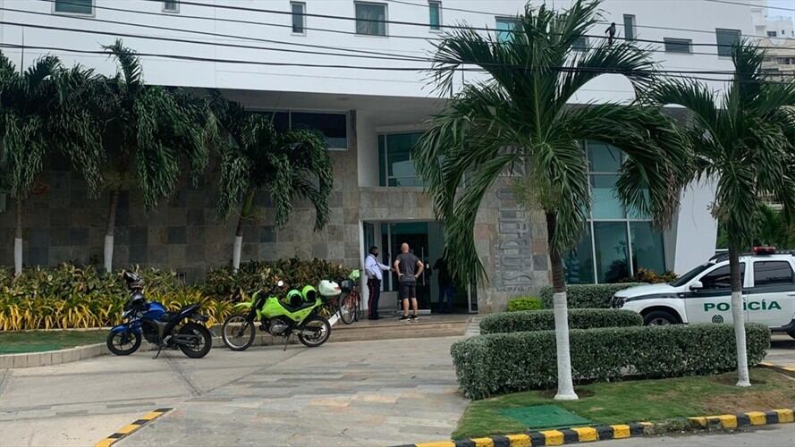 La víctima fue identificada como Glennis Baloyes Pérez, quien realizaba labores de limpieza de los vidrios de uno de los balcones del piso en el que trabajaba. Foto: Policía Nacional