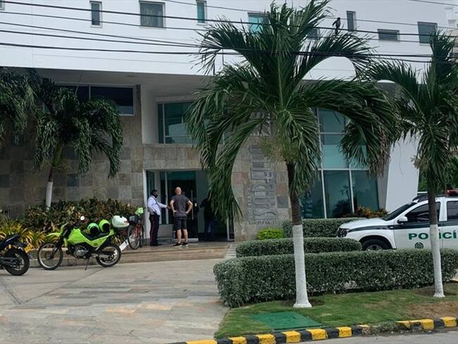 La víctima fue identificada como Glennis Baloyes Pérez, quien realizaba labores de limpieza de los vidrios de uno de los balcones del piso en el que trabajaba. Foto: Policía Nacional