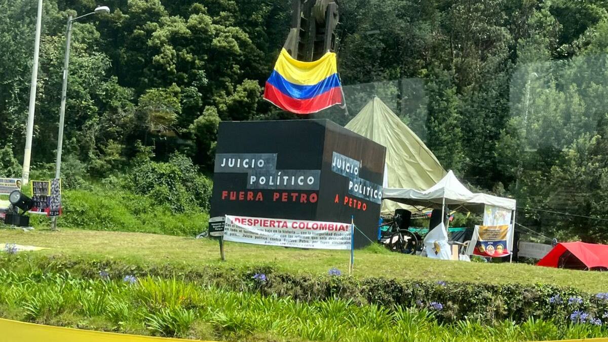 Está prohibido estar allí: Instituto de Patrimonio Cultural de Bogotá por daños al monumento Gandhi