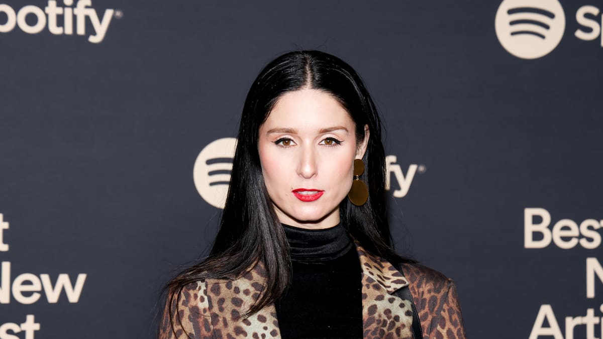 “La vida es una ola que te tira y afloja”: Francisca Valenzuela, cantante chilena