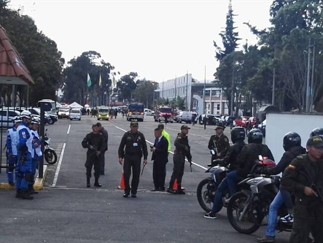 Un perro detectó el explosivo en la camioneta el conductor al verse descubierto atropelló a varios uniformados luego chocó contra un alojamiento y se dio la explosión.. Foto: W Radio