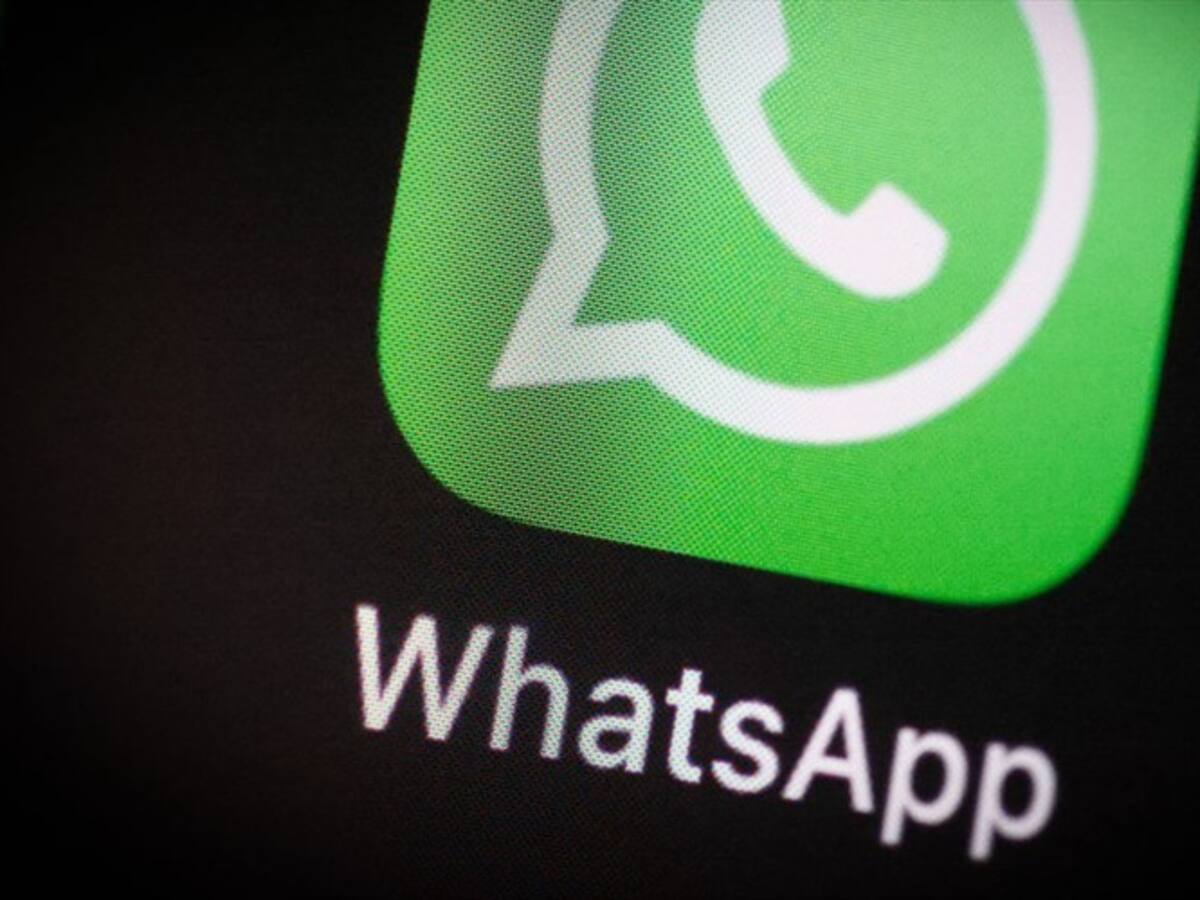 ¿Cómo cambiar a negro el color del teclado de WhatsApp?